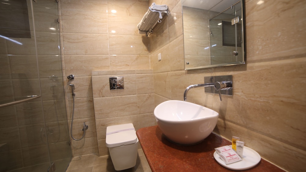 Suite Room - Photo 3