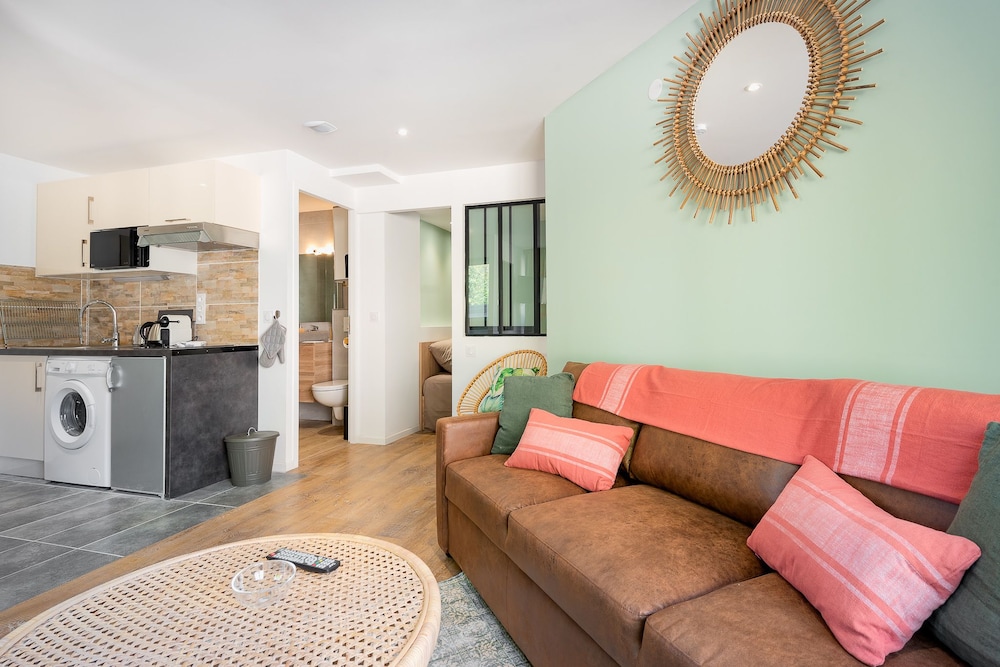 Deluxe Apartment, Private Bathroom, City View