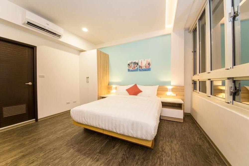 Double Room (Light Blue)