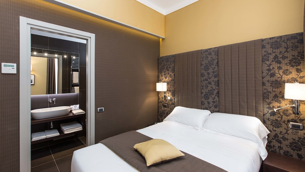 Standard Double Room (1 Semi-double Bed)