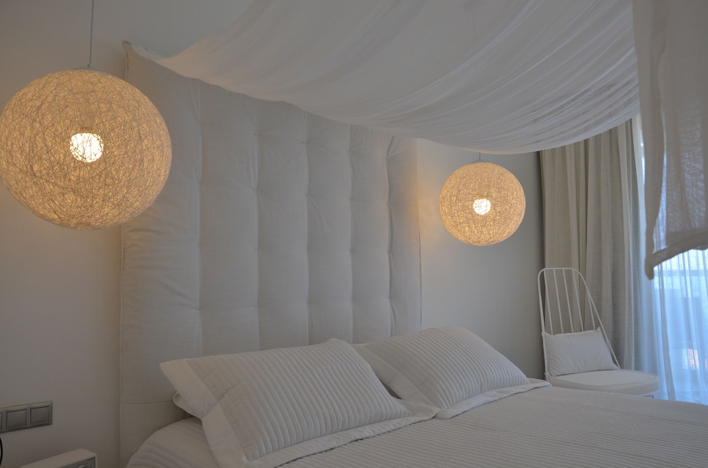 Deluxe Double Room, Sea View - Photo 9