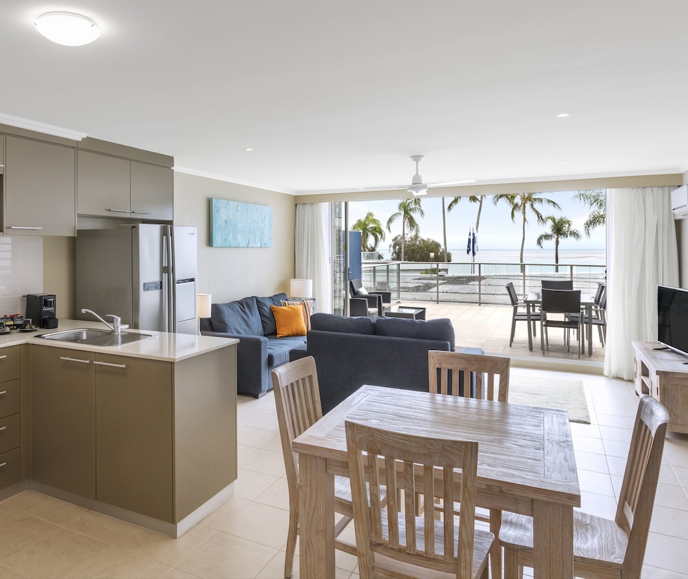 Apartment, 3 Bedrooms, Ocean View - Photo 13