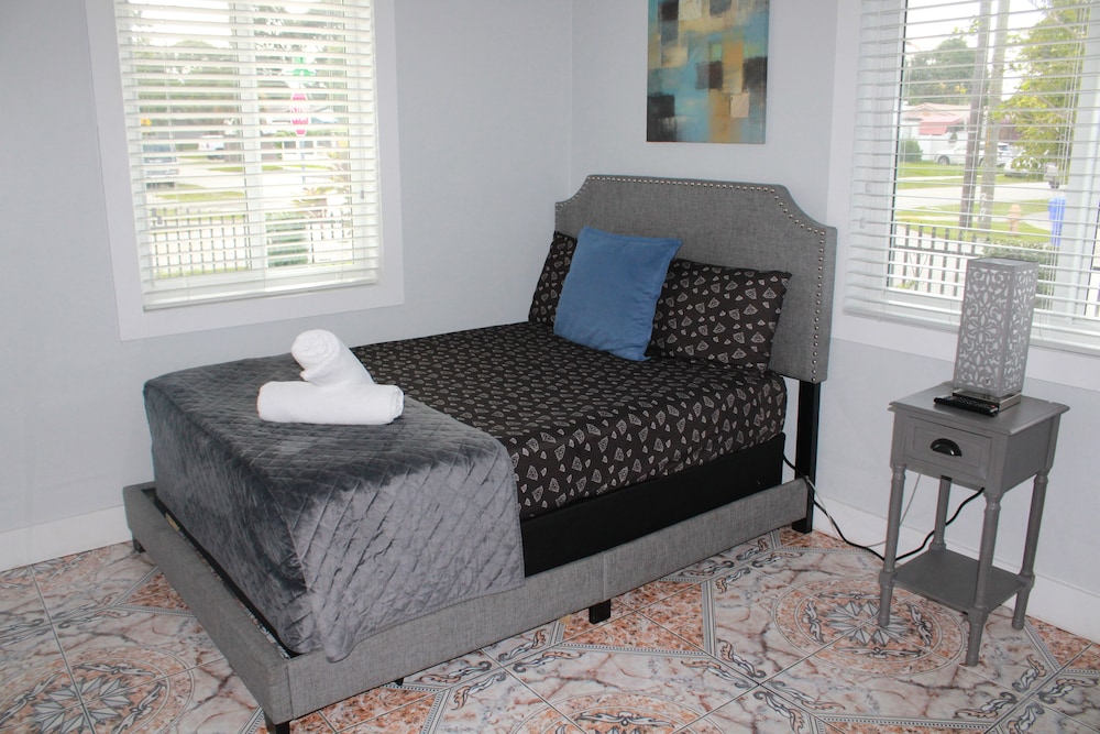 Family House, 3 Bedrooms, Non Smoking, Corner photo 3