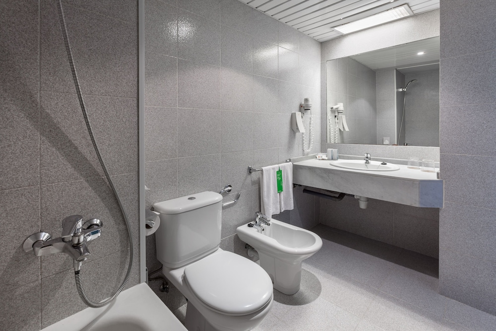 Standard Triple Room, Oceanfront (2 Adults + 1 Child)