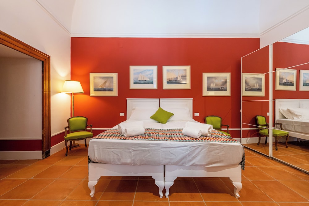 Deluxe Room, Balcony, Courtyard View