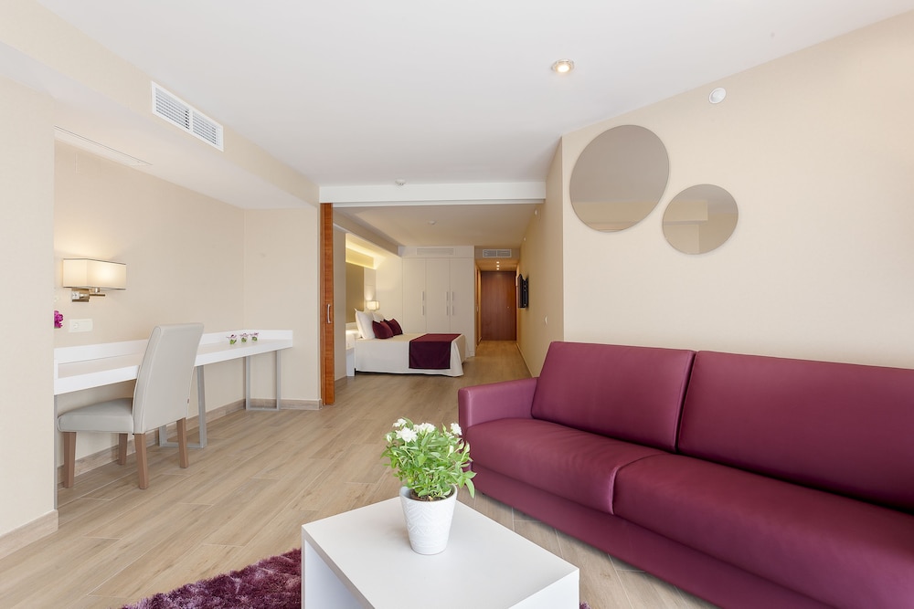 Suite (2 Adults + 1 Child) - Photo 4