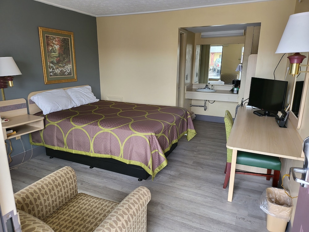 Standard Room, 1 Queen Bed, Non Smoking photo 1