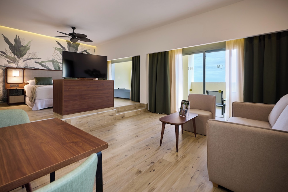 Suite, Ocean View (U)