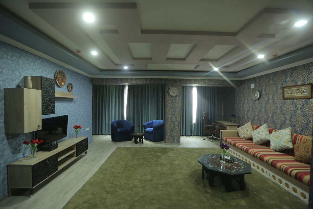 Business Studio Suite