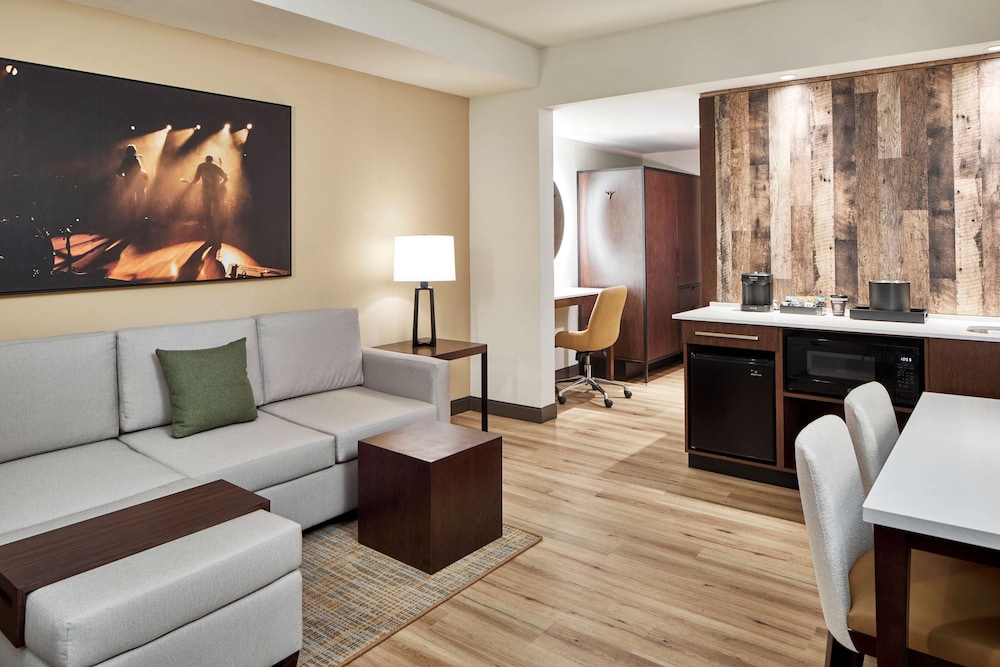 Suite, 2 Queen Beds, Accessible - Photo 3