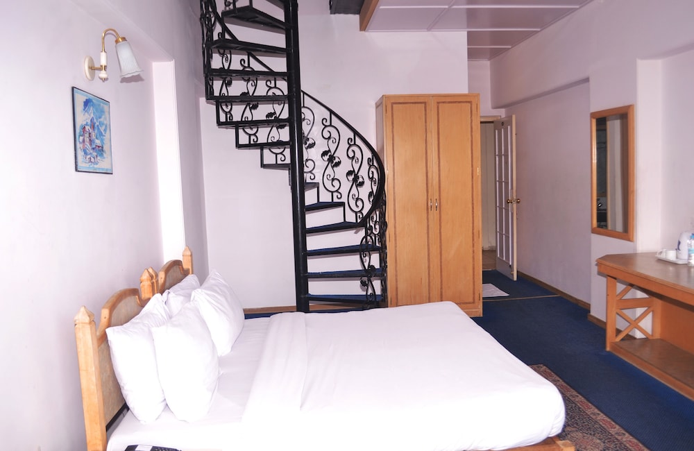 Royal Duplex With Balcony and Valley View - Photo 2