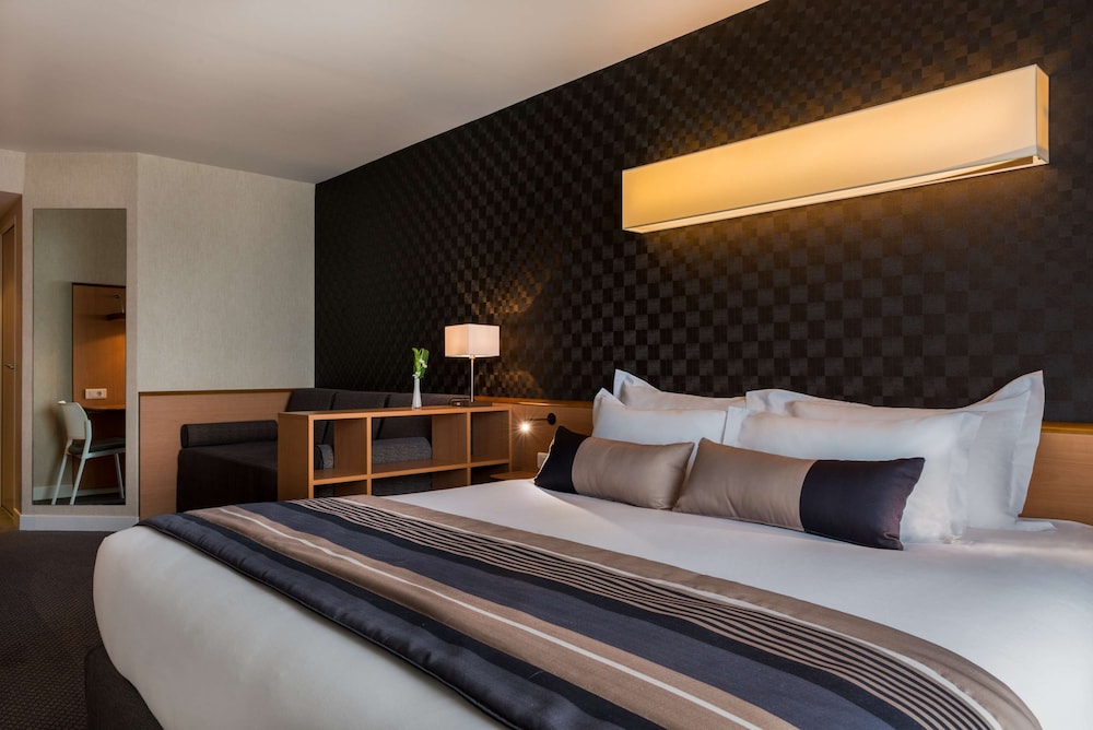 Executive Room, 1 King Bed with Sofa bed, Non Smoking, Bathtub (with Sofabed)