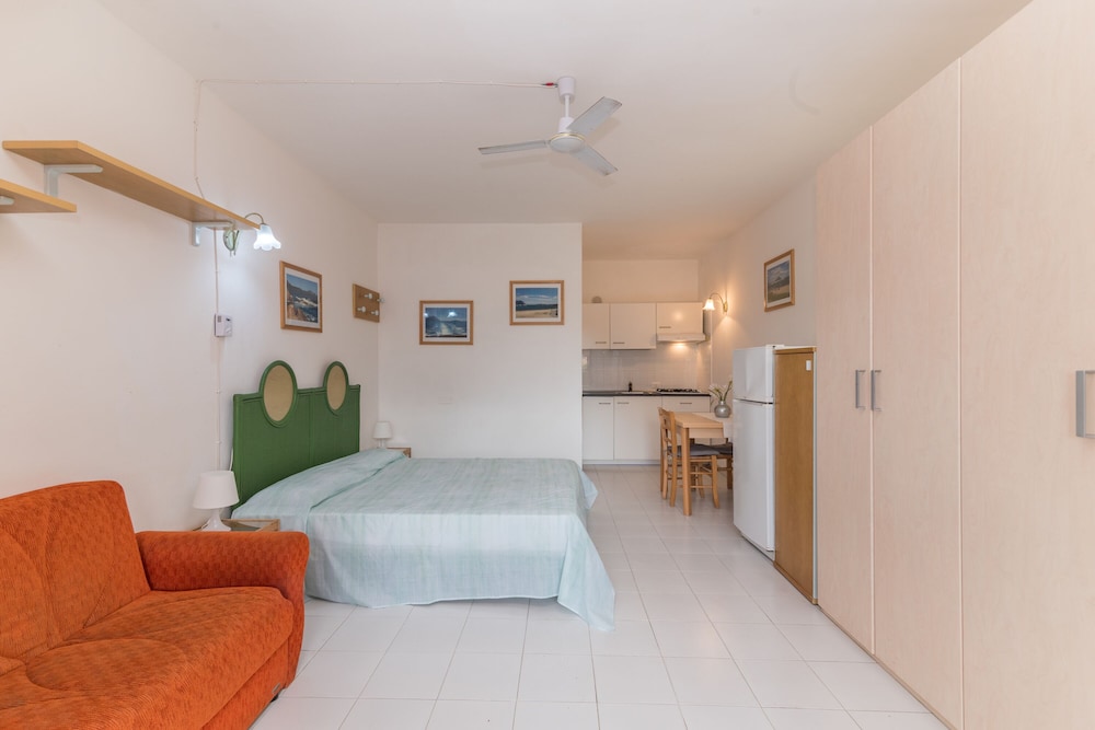 Family Studio (I Fari 15 600mt From The Beach)