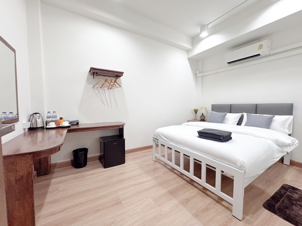 Double Room with Private Bathroom (No Windows) photo 1