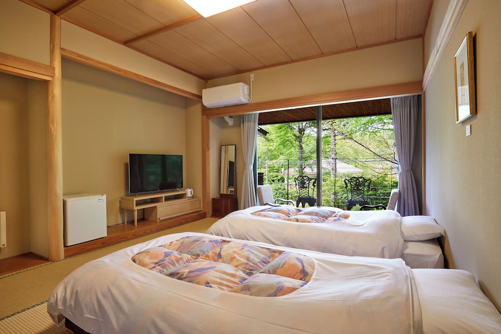 Japanese Western Style Room, Non Smoking (up to 3 People) - Photo 2
