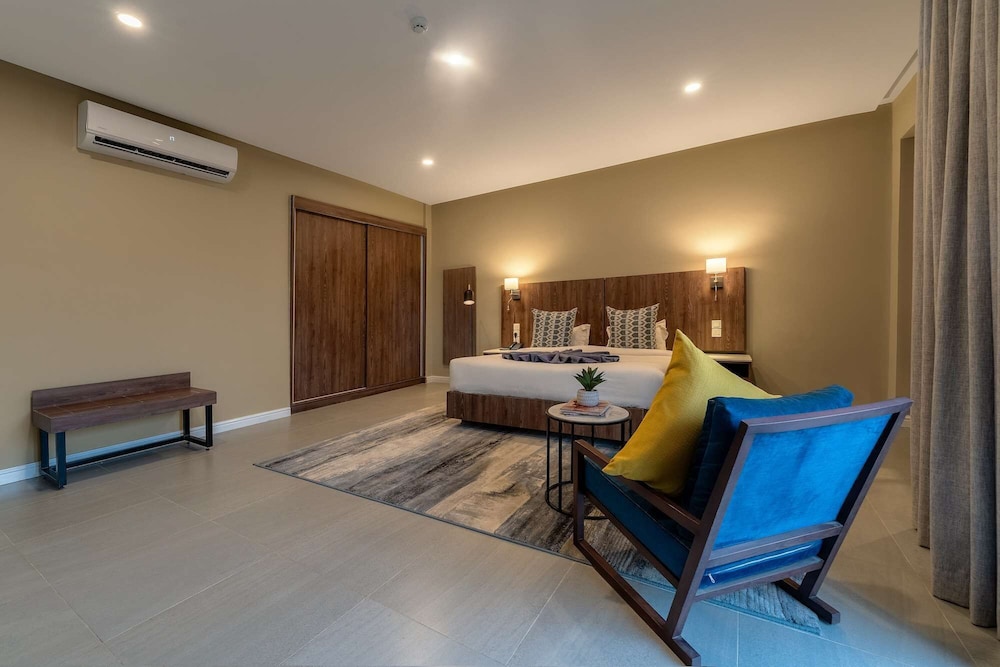 Executive Room - Photo 2
