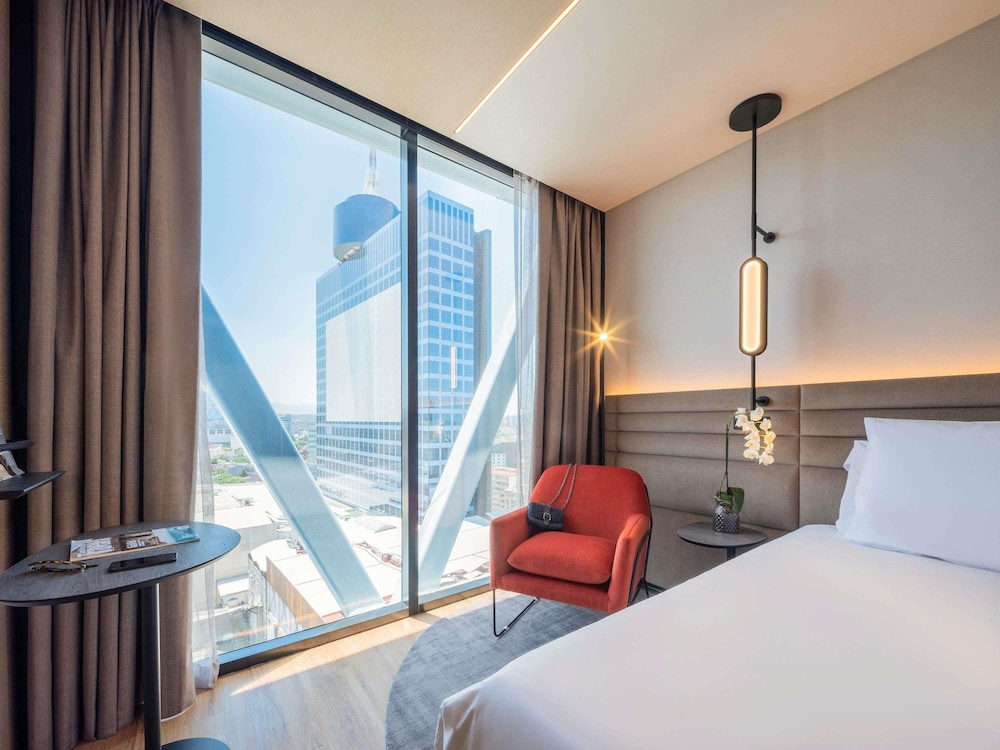 Executive Room, 1 King Bed - Photo 4