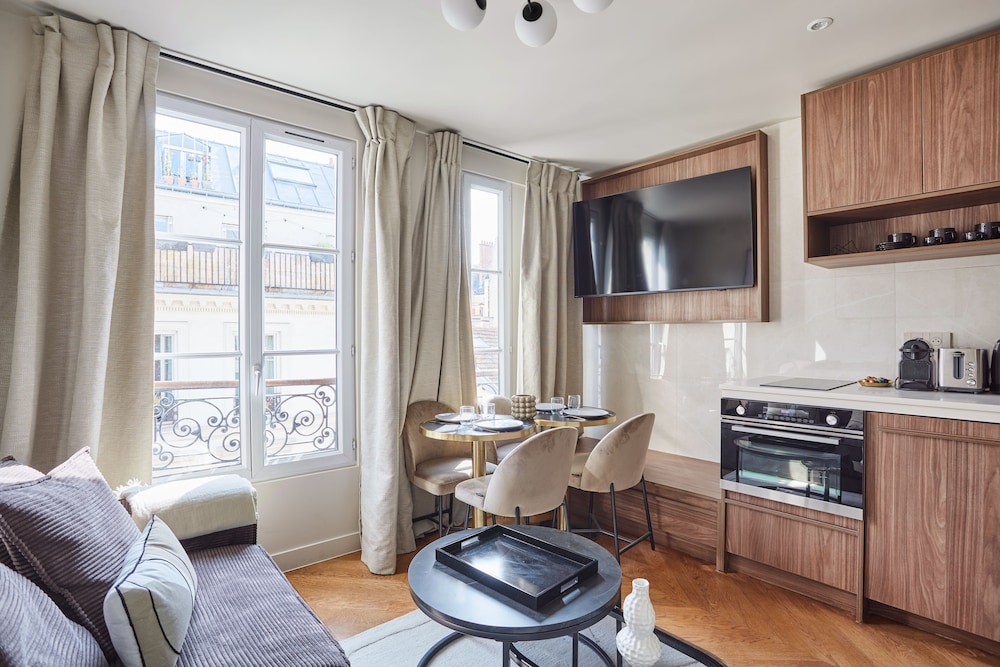 Classic Apartment (n°10) photo 3