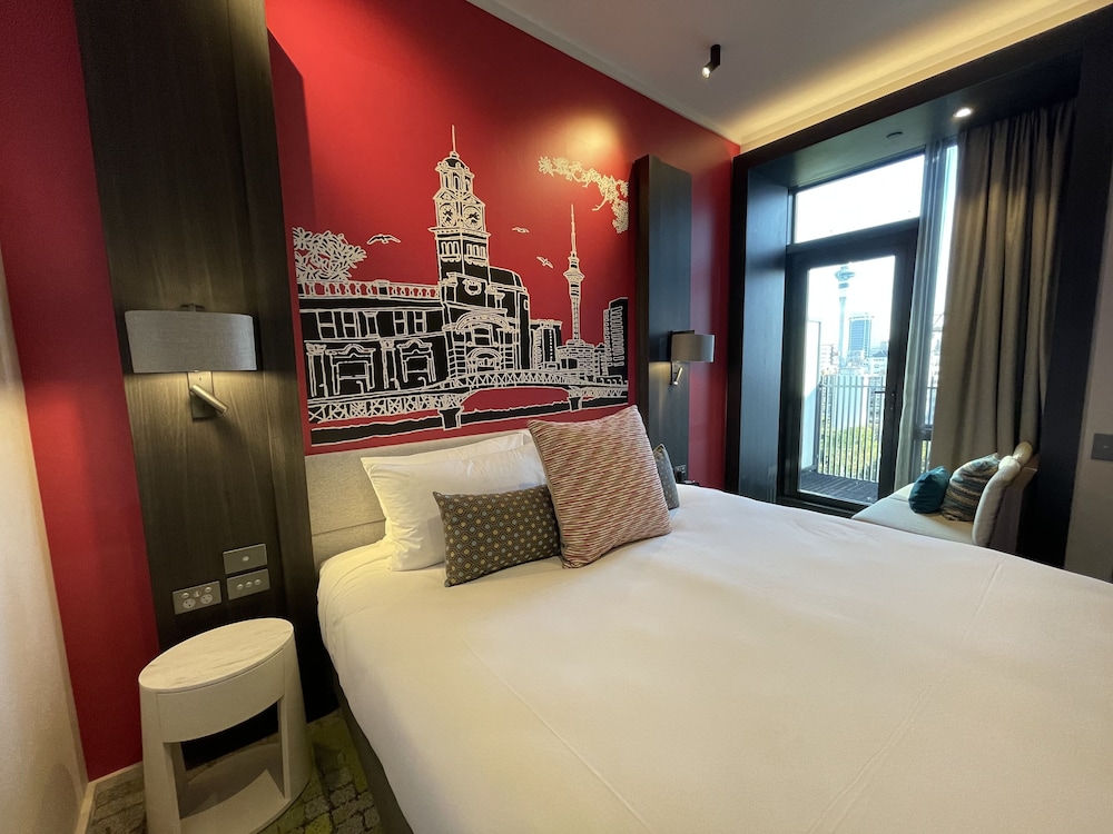 Deluxe Room, Balcony (High Floor)