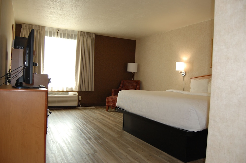 Suite, 1 King Bed with Sofa bed, Accessible, Non Smoking - Photo 2