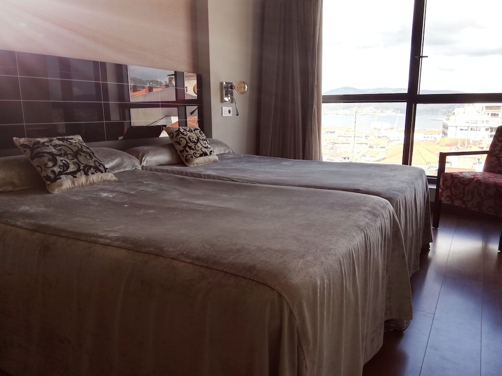 Standard Double Room Single Use, Sea View - Photo 1