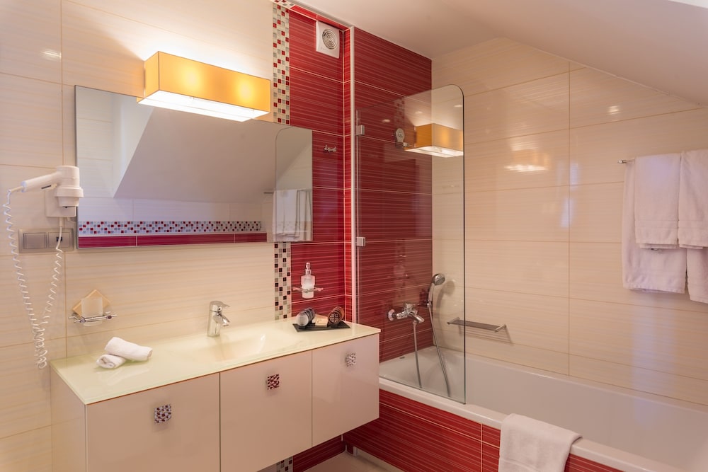 Executive Suite, Mountain View - Photo 11
