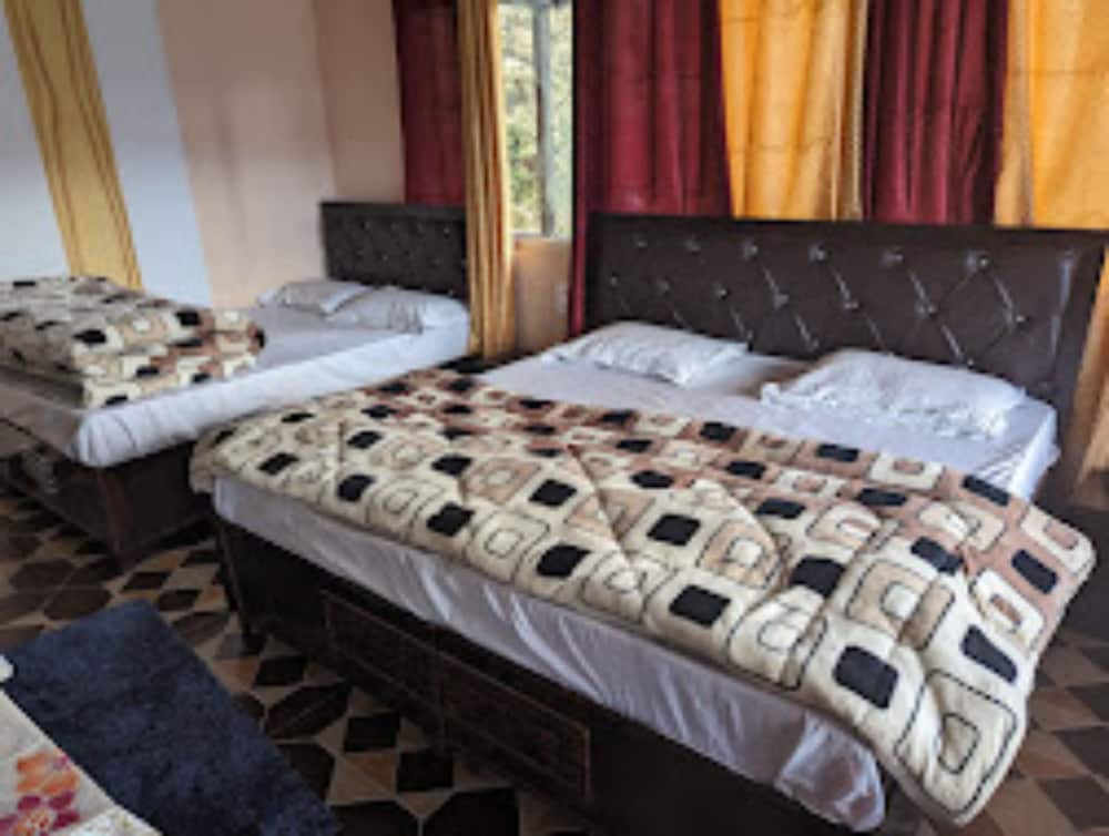 Deluxe Quadruple Room - Photo 2
