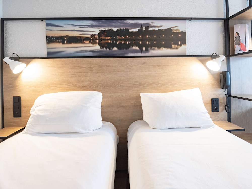 Standard Room, 2 Twin Beds photo 2