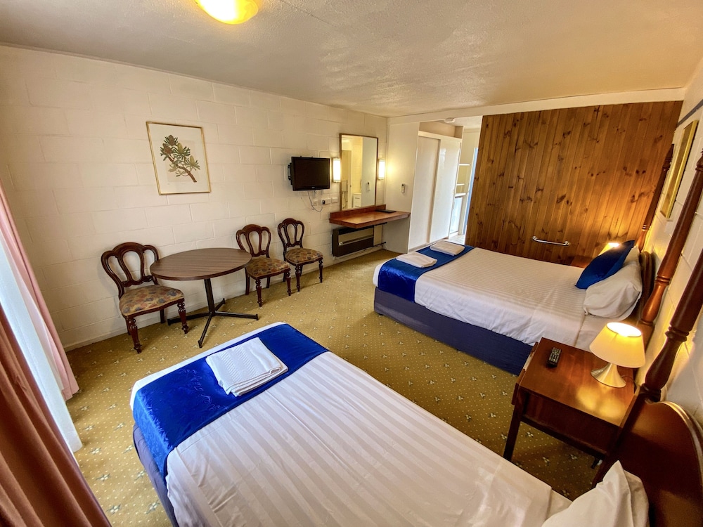 Basic Triple Room photo 3