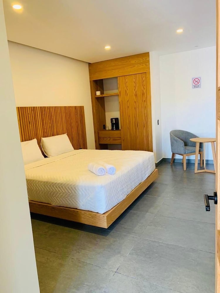 Deluxe Room, Garden View