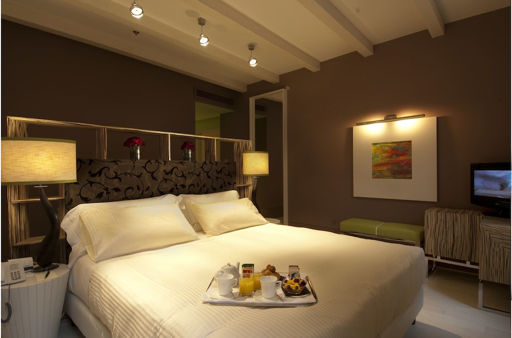 Available room