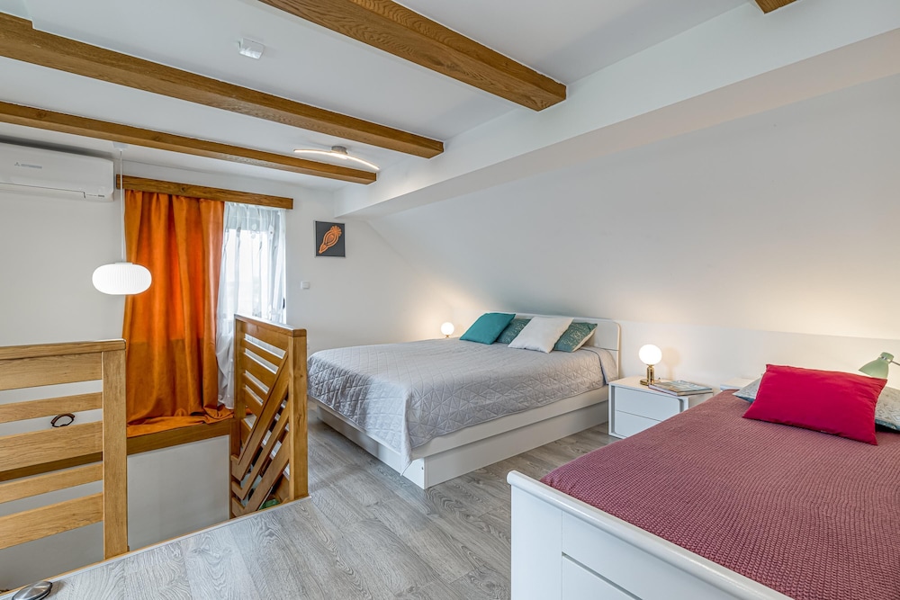 Family House, Multiple Bedrooms, Mountainside (Merry's Spa & Relax House) photo 2