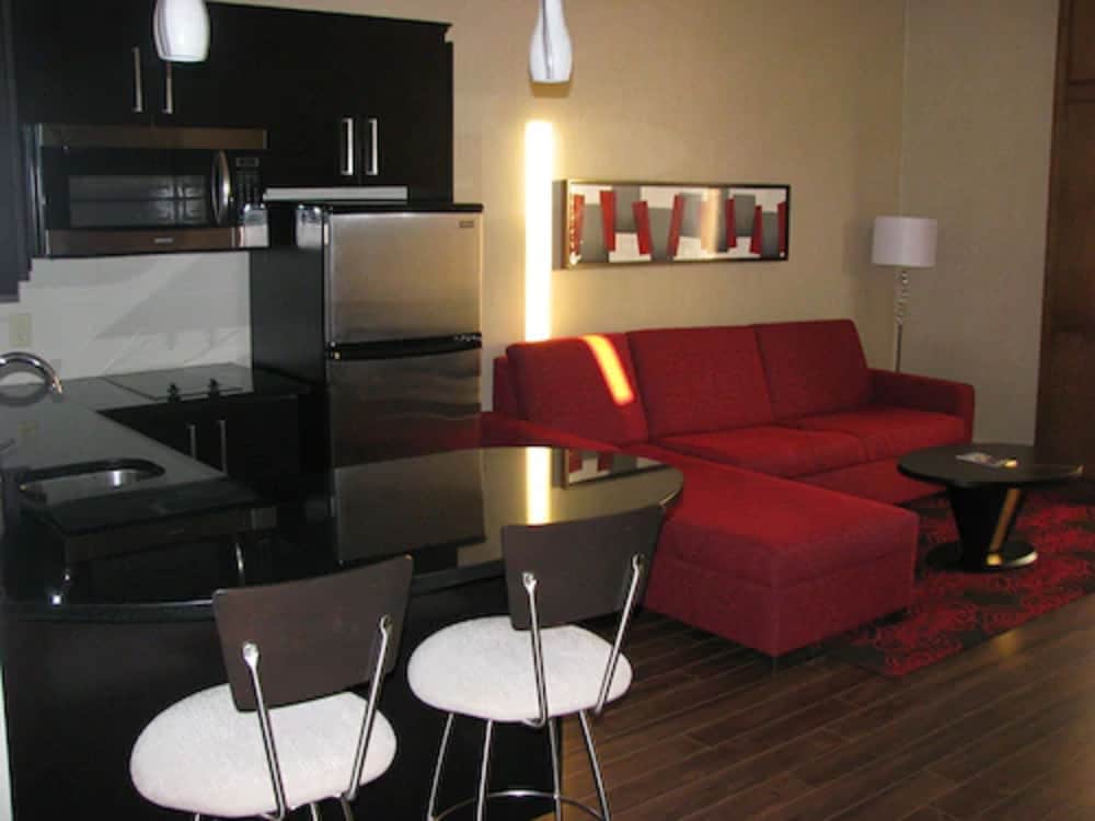 Executive Suite, 1 Bedroom, Non Smoking - Photo 2
