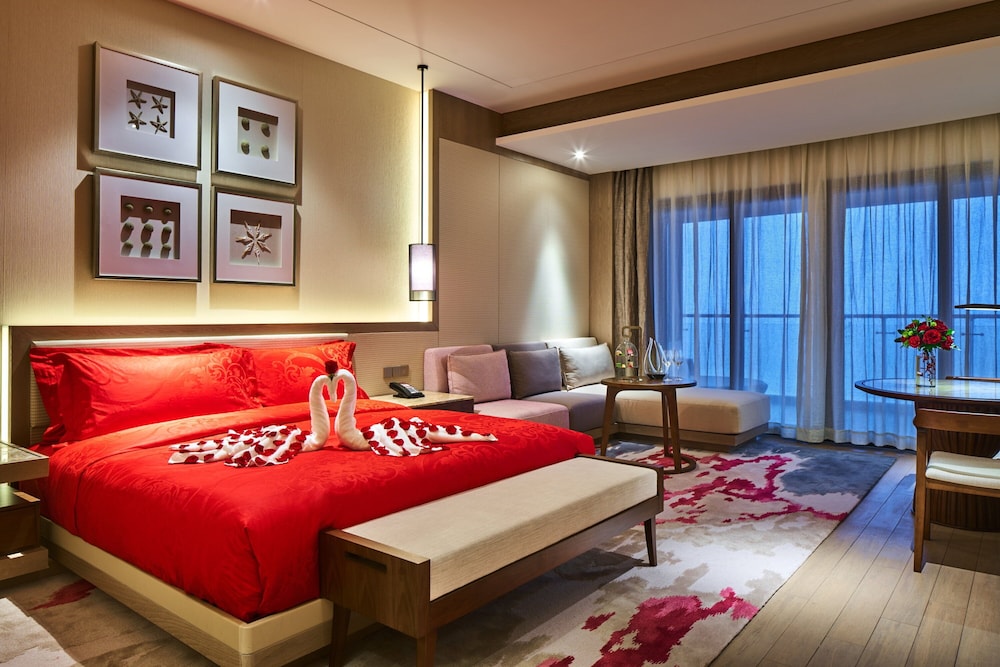 1 King Bed Standard Sea View photo 3