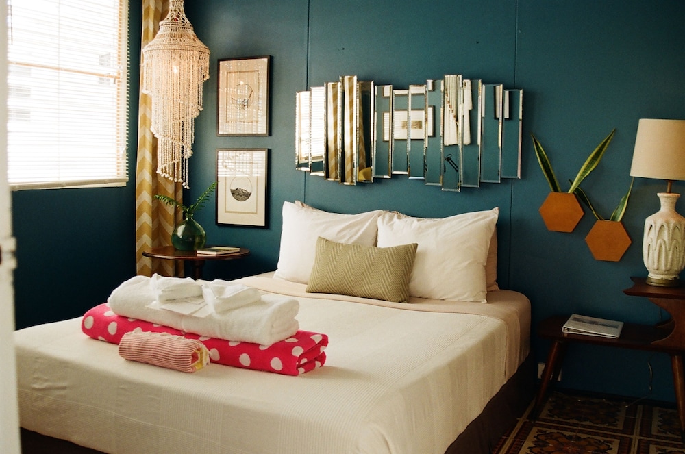 Honeymoon Suite, 1 King Bed, Terrace, Garden View photo 2