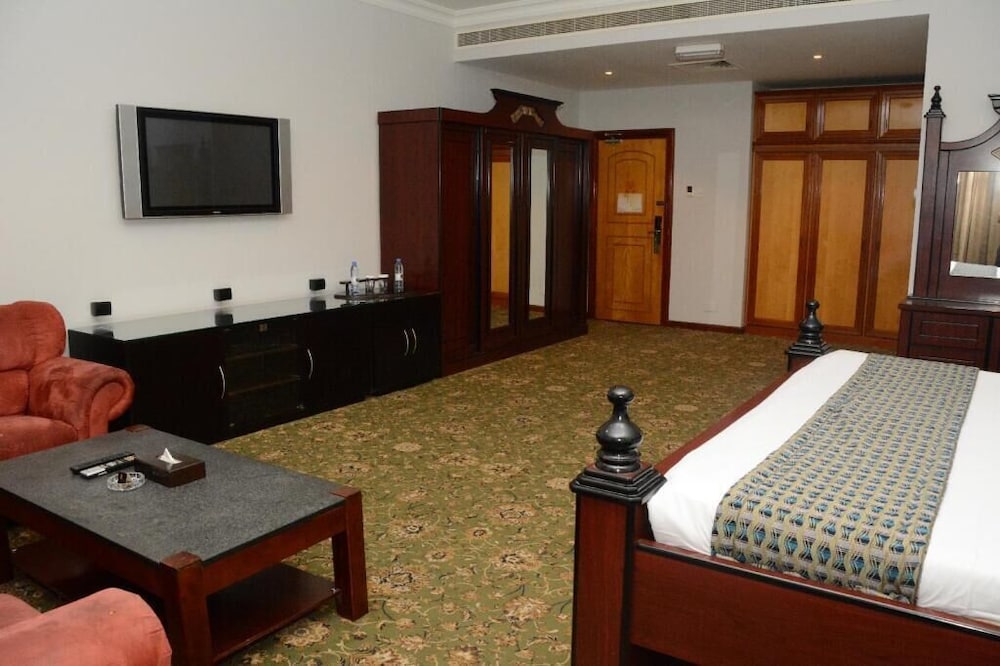 Deluxe Suite