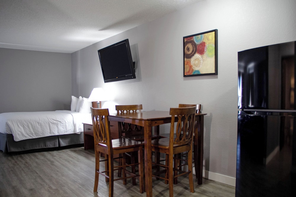 Suite, Multiple Beds (King Queen Suite) - Photo 4