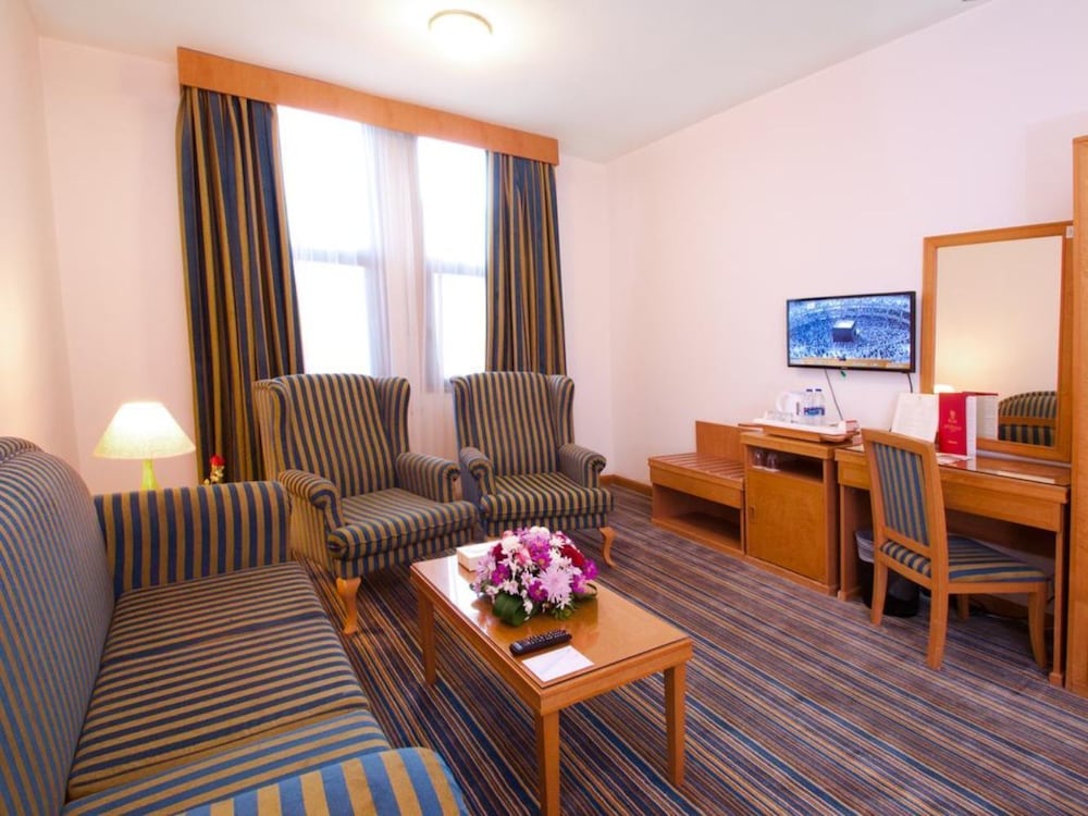 Luxury Suite - Photo 1