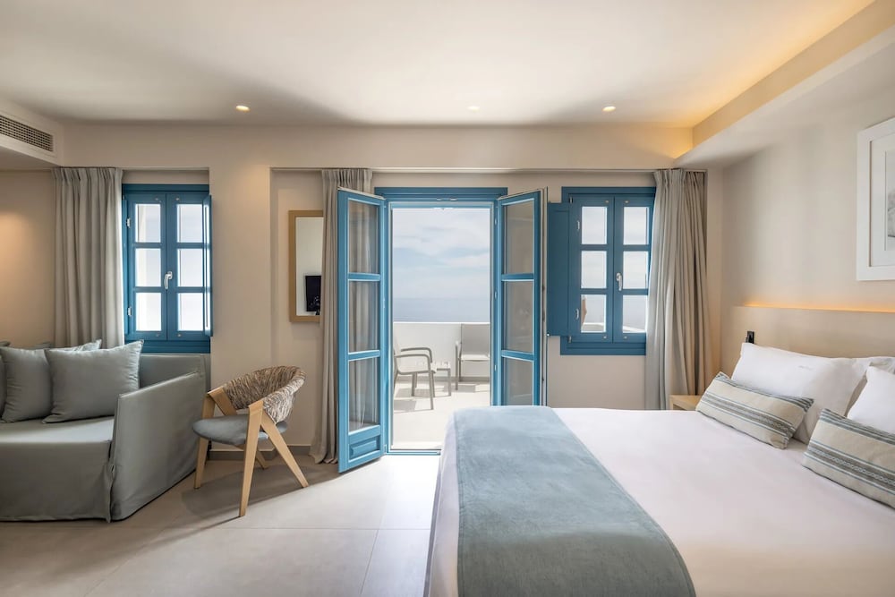 Suite (Santorini Sunrise) - Photo 2