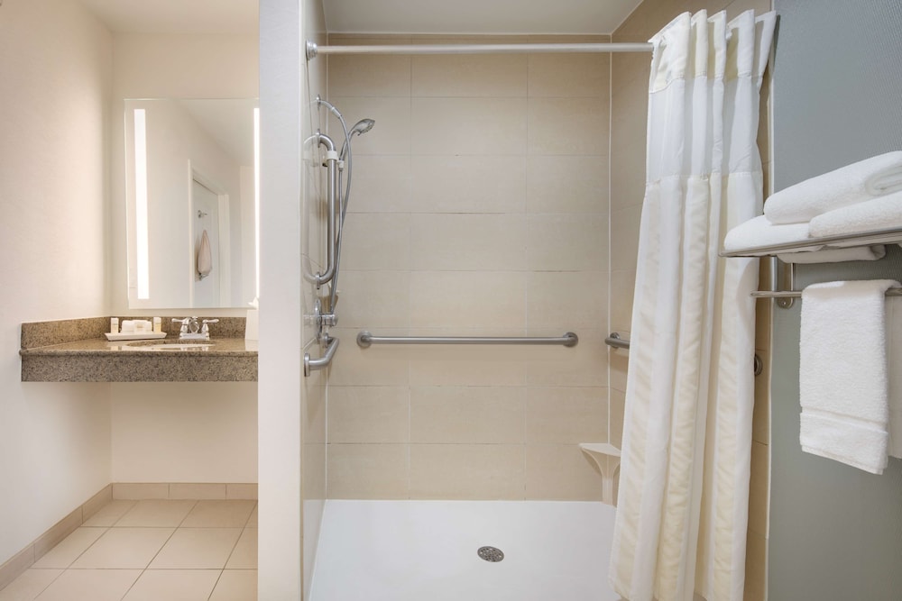 Suite, Accessible photo 3