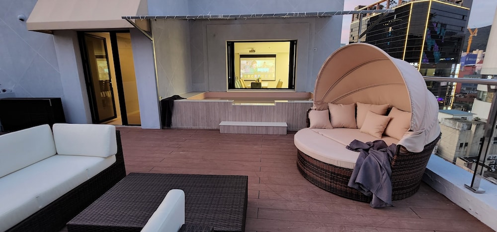 Executive Studio Suite (Breakfast not available on Sundays) photo 3