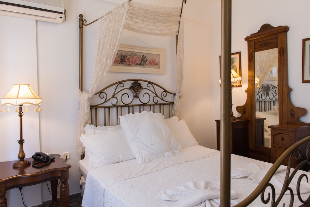 Honeymoon Suite, Sea View photo 3