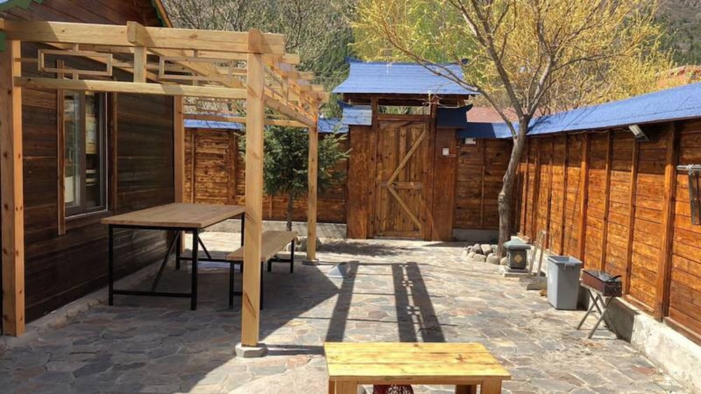 Signature Chalet, 1 Bedroom, Courtyard Area photo 2