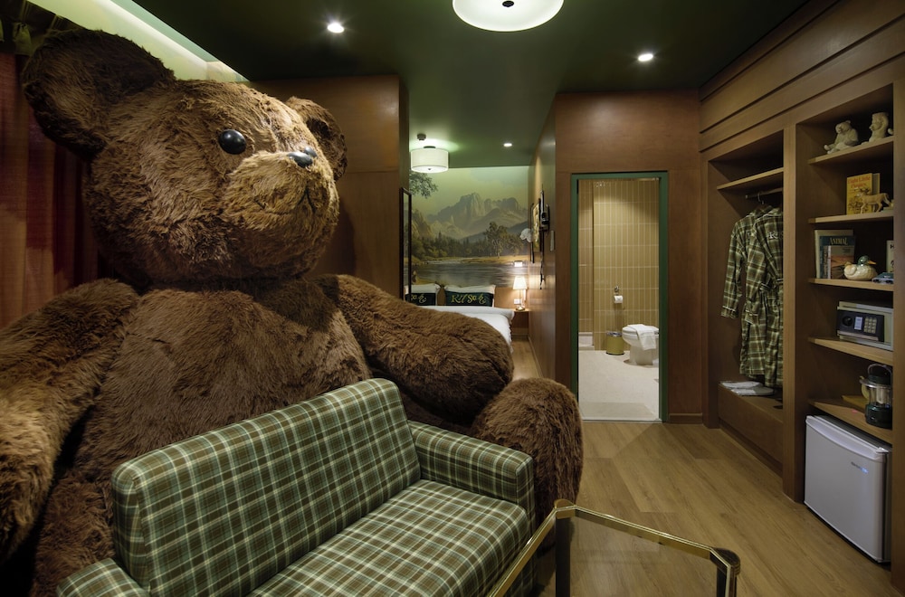 Suite, 1 King Bed photo 3