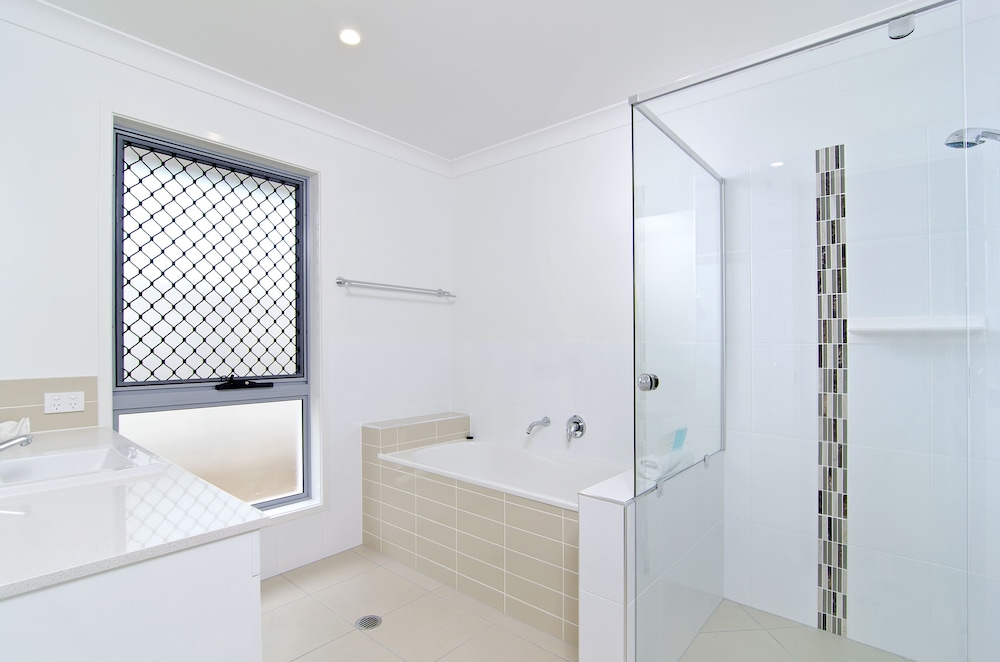 Sentosa at Tugun 5 Bedroom Waterfront photo 2