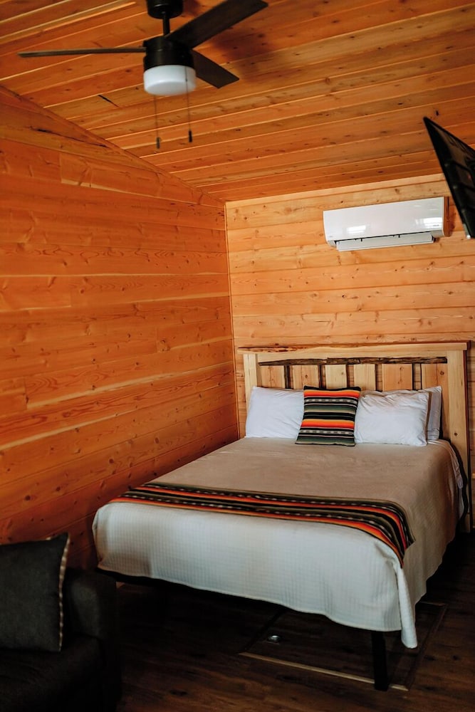 Deluxe Cabin photo 2