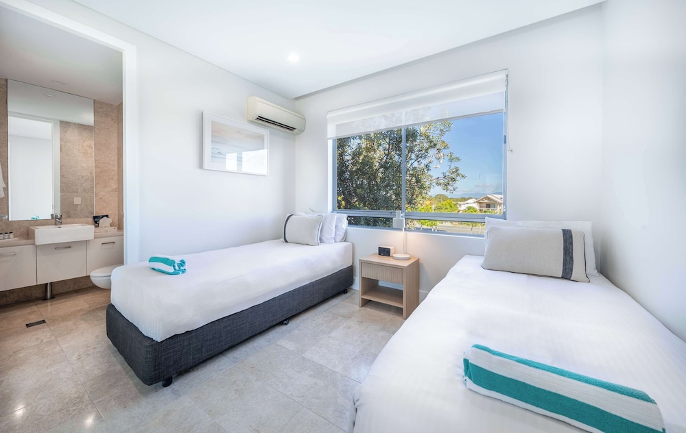 2 Bedroom - Photo 8