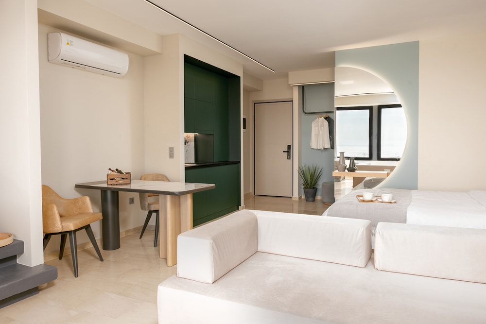 Premium Studio Suite, Hot Tub, Sea View photo 3
