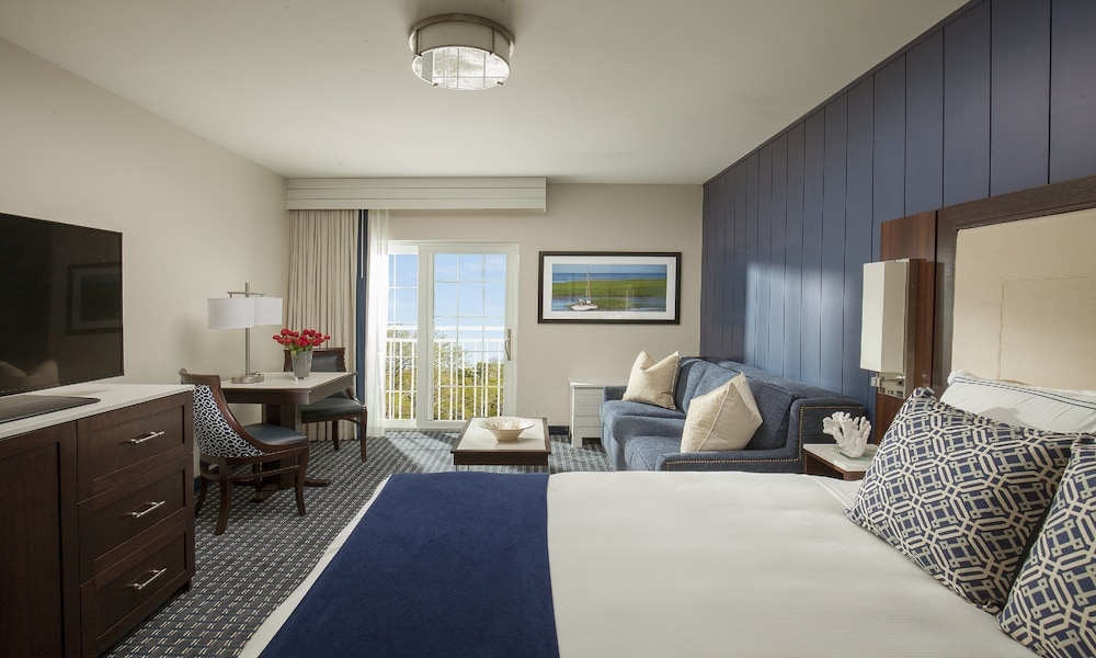 Premium Room, 1 King Bed - Photo 2