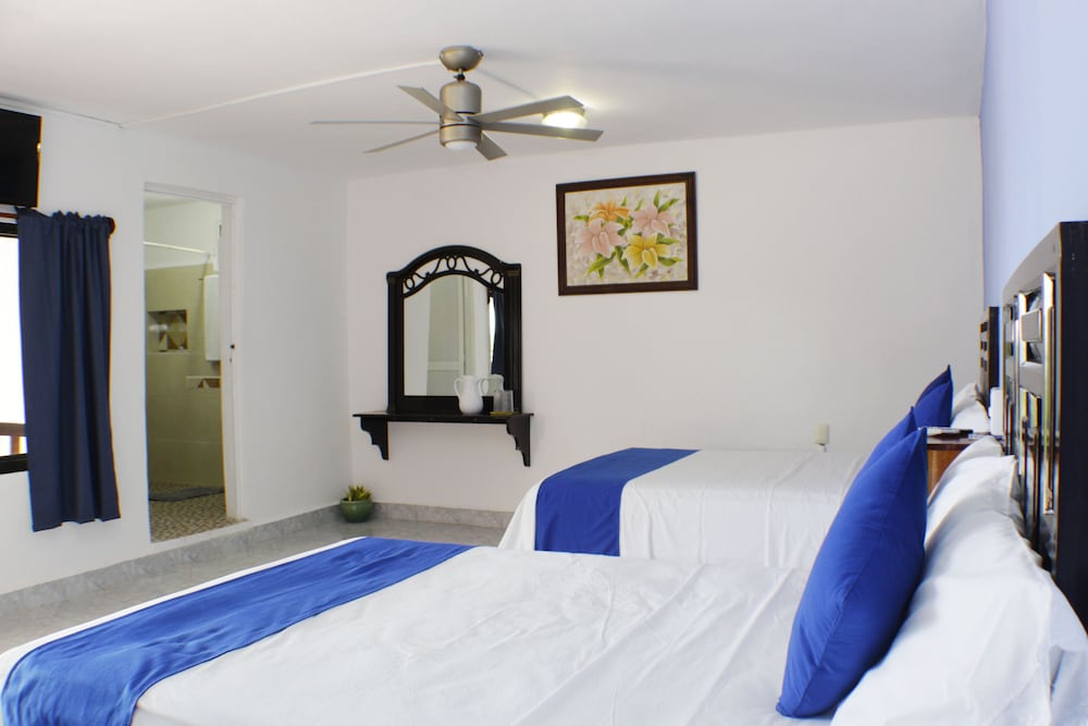 Standard Room, 2 Double Beds - Photo 6